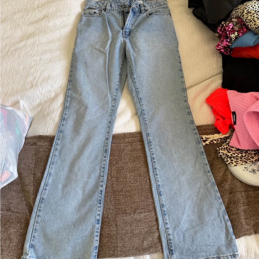 Gorgeous Vintage Calvin Klein light wash jeans size 7 (similar to 27)